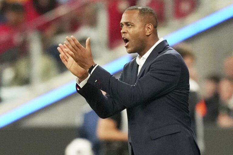 Patrick Kluivert Pastikan Ole Romeny Absen di Putaran 4 Kualifikasi Piala Dunia 2026