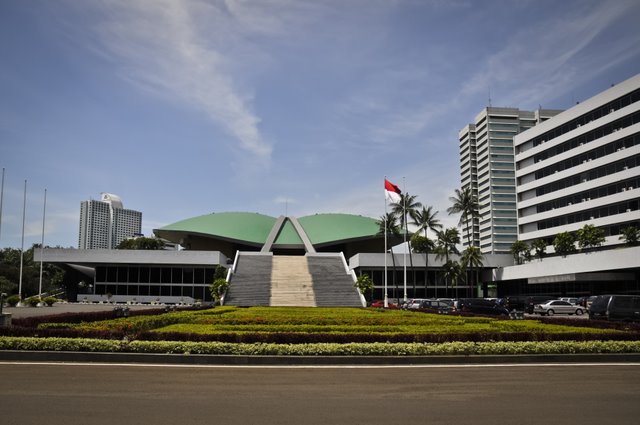 Menghitung Anggaran yang Dikeluarkan Negara untuk Tunjangan Rumah Anggota DPR Total Rp 348 Miliar