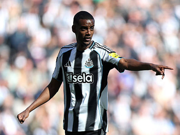 Liverpool Siapkan Tawaran Rekor £130 Juta untuk Alexander Isak: Strategi Besar di Bursa Transfer 2025