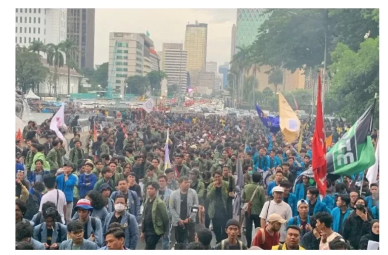 Gelombang Protes Mahasiswa 2025: Tuntutan Transparansi Anggaran Negara yang Menggema