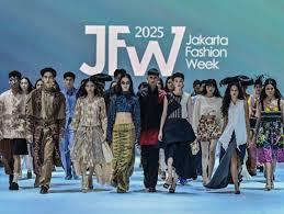 Tren Fashion Indonesia 2025: Gaya Streetwear, Sustainable Fashion, dan Kreativitas Anak Muda