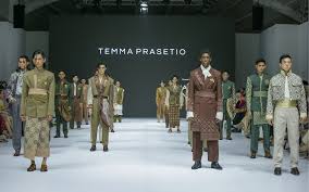 Tren Fashion Indonesia 2025: Perpaduan Budaya Lokal dan Sentuhan Futuristik yang Mendunia
