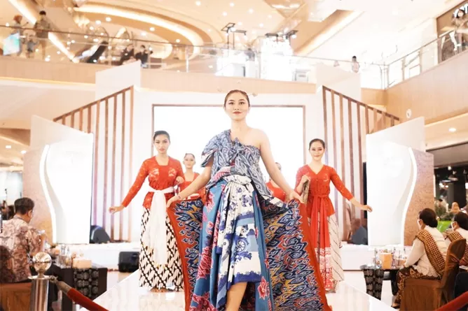 Tren Fashion Indonesia 2025: Streetwear, Batik Modern, dan Gerakan Sustainable