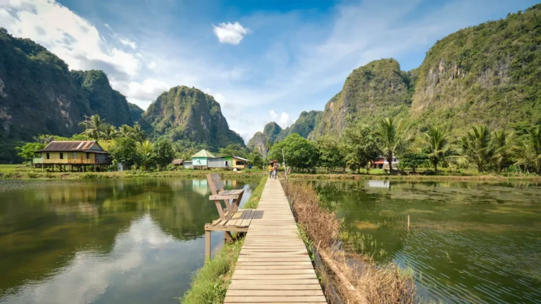 10 Destinasi Wisata Lokal Terbaik di Indonesia 2025: Eksplorasi Alam, Budaya, dan Tren Baru